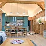Raphael W Sauna Near Pirin Golf Banszko